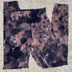 Lululemon pink diamond dye leggings